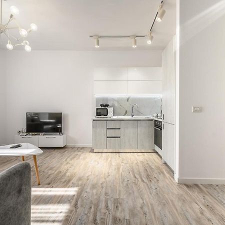 Miku Apartment-Modernly Designed Downtown Tirana Exterior photo