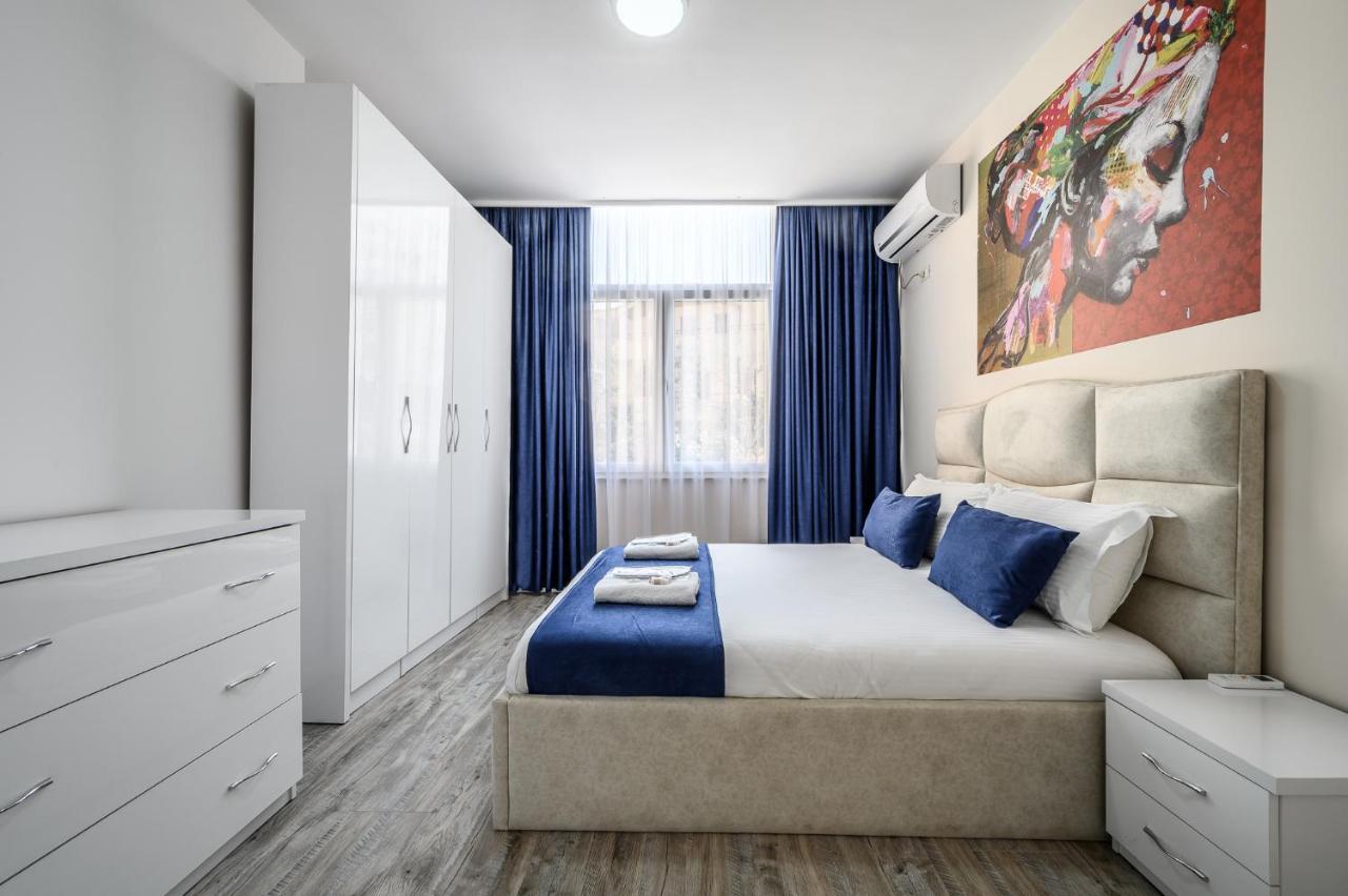 Miku Apartment-Modernly Designed Downtown Tirana Exterior photo